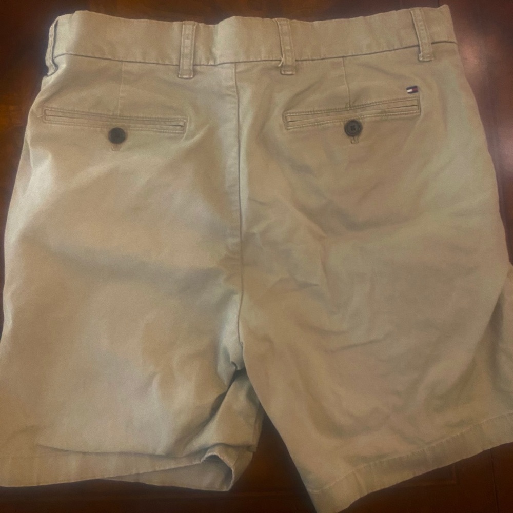 Tommy Hilfiger Khaki Shorts 7” Inseam